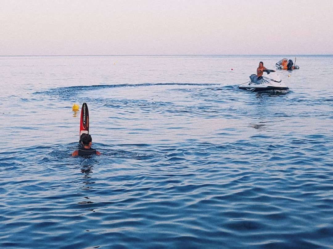 X-treme Watersports Santorini-卡马里必去景点