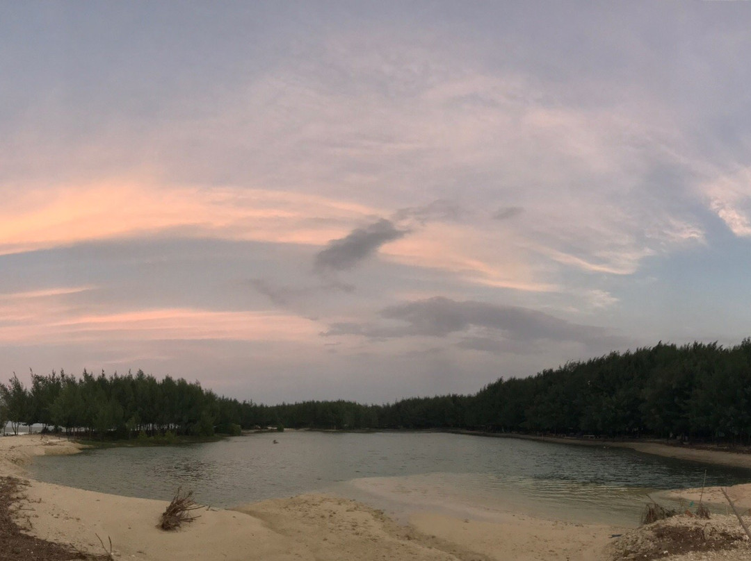 Remen White Sand Beach-Tuban必去景点