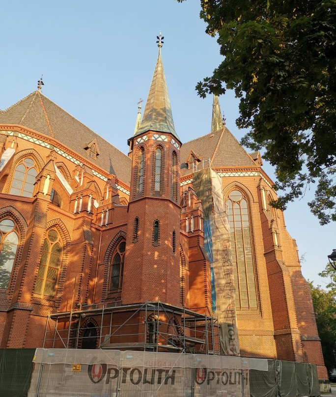 Cathedral Church of St’s. Peter and Paul景点图片