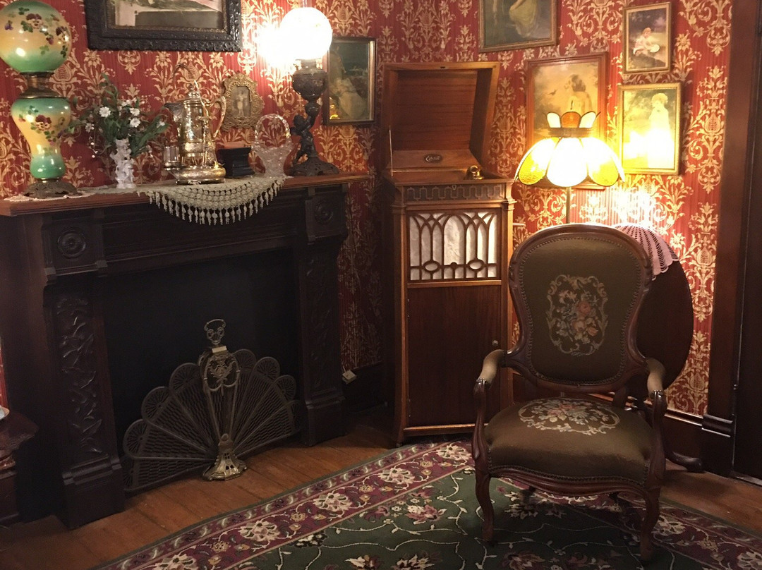 Judge Lewis House Bed & Breakfast主图