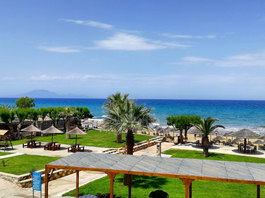 Plaka Beach Resort主图