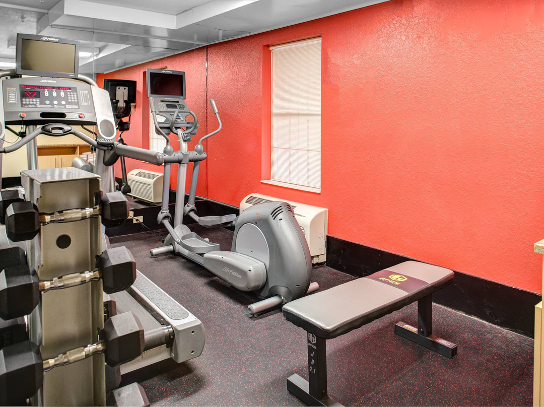 芬德雷万豪广场套房酒店主图