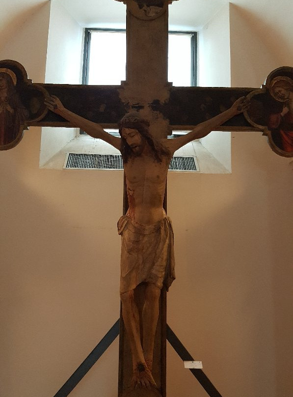 Museo Diocesano d'Arte Sacra-苏尔莫纳必去景点