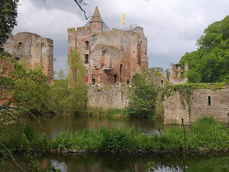 Ruins of Castle Brederode景点图片