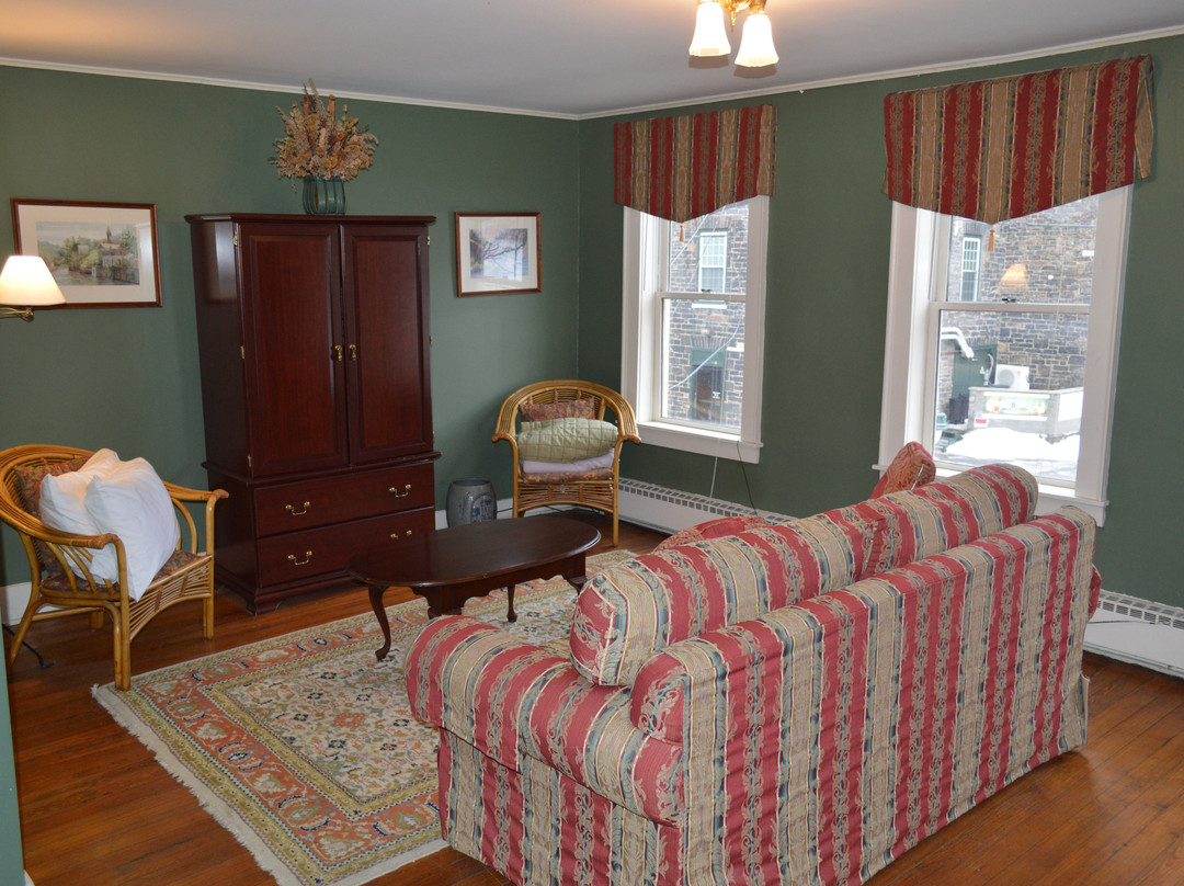 Canal Side Inn主图