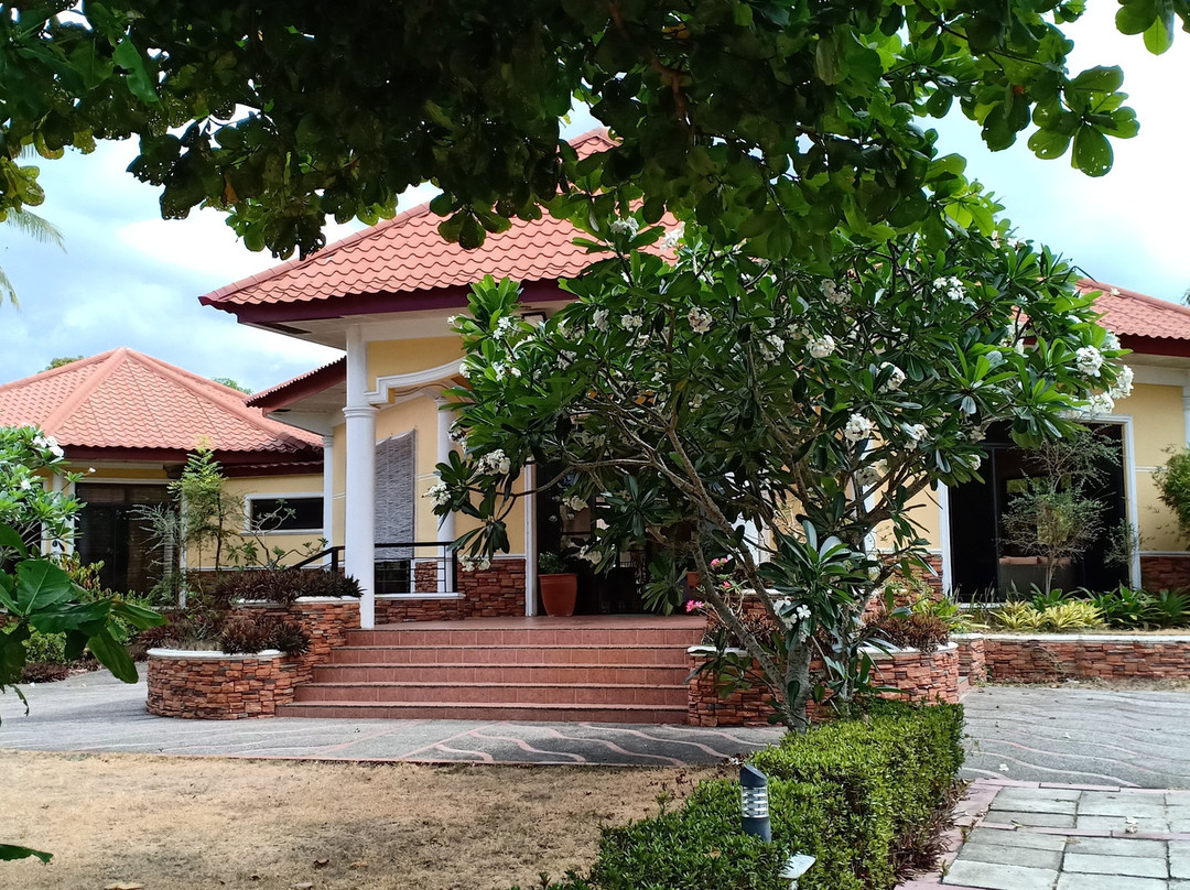 Luxor Resort and Restaurant主图