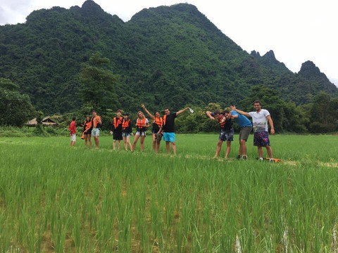 Vang Vieng central adventure-旺阳必去景点
