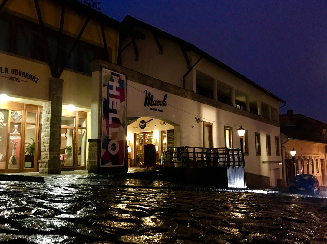 Imola Udvarhaz Dessert Hotel