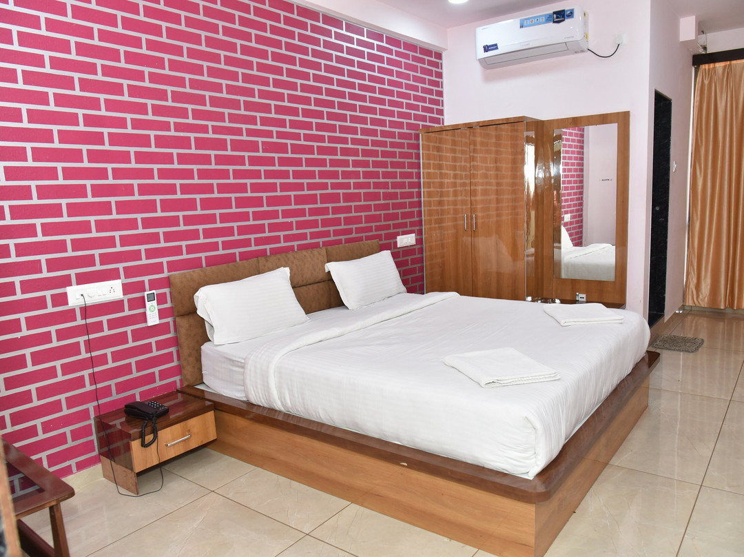 Jay Bhole Hotel And Rooms