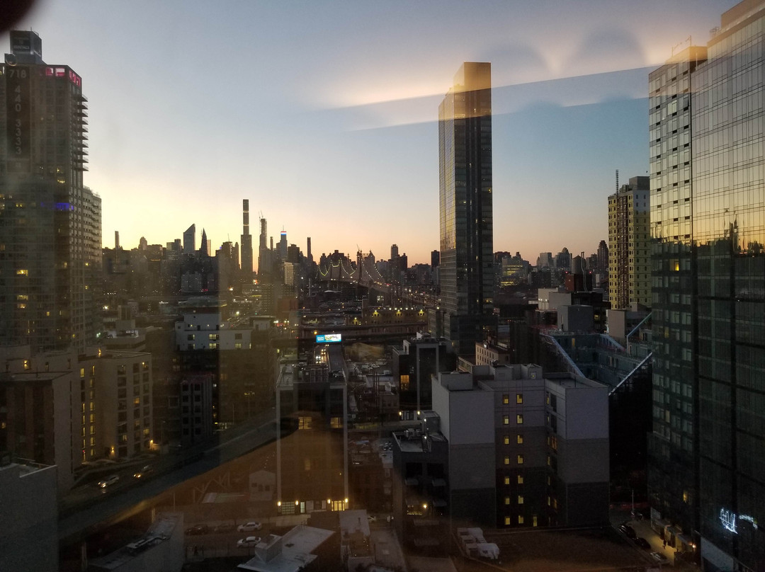 Aloft Long Island City-Manhattan View主图