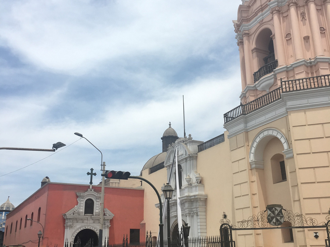 Basilica y Monasterio de Santo Domingo-利马必去景点