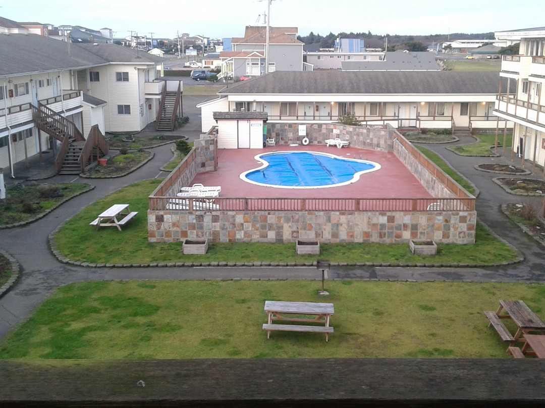 海洋海岸旅馆&套房酒店主图