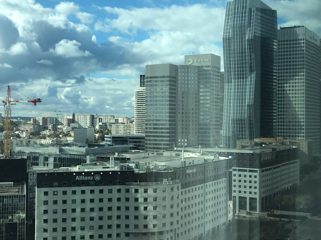 Hotel Paris La Defense主图