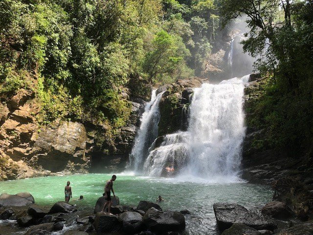 Nauyaca Waterfalls景点图片