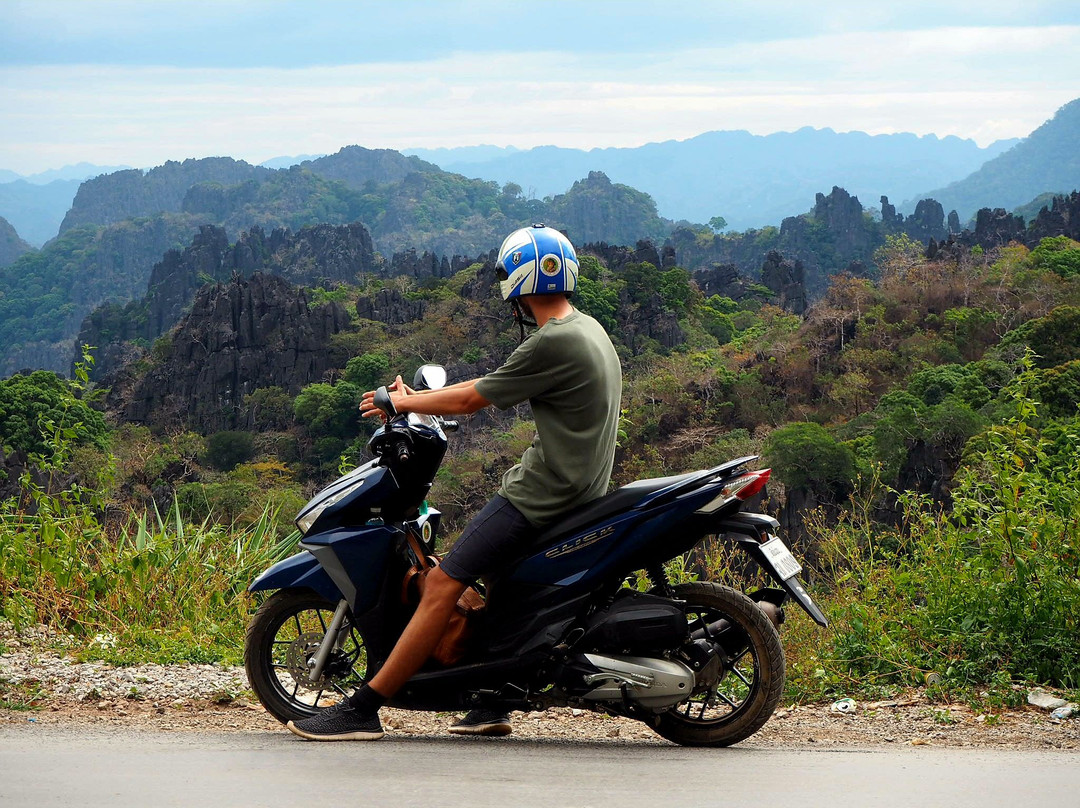 Mad Monkey Motorbike-Thakhek必去景点