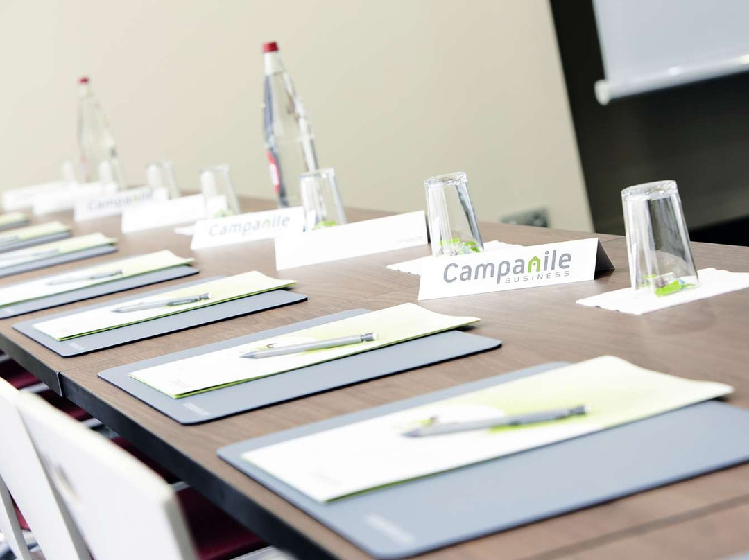 钟楼姆松蓬酒店主图