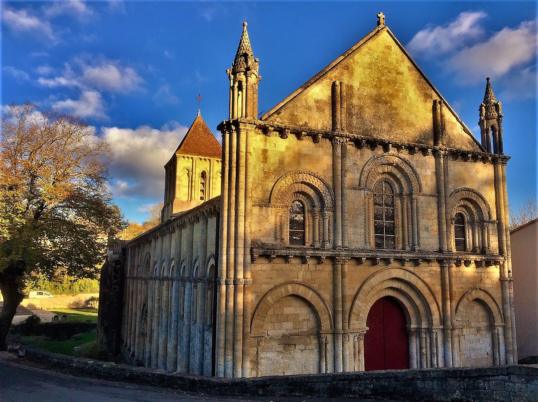 Eglise Saint Hilaire景点图片