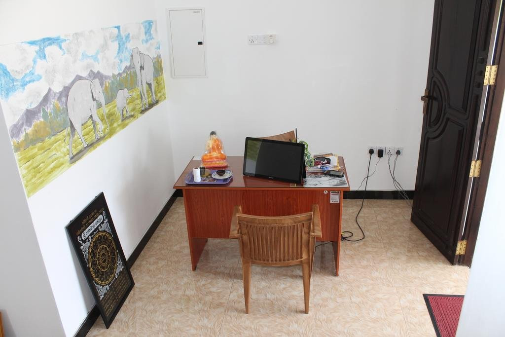 Anusha Holiday Inn主图