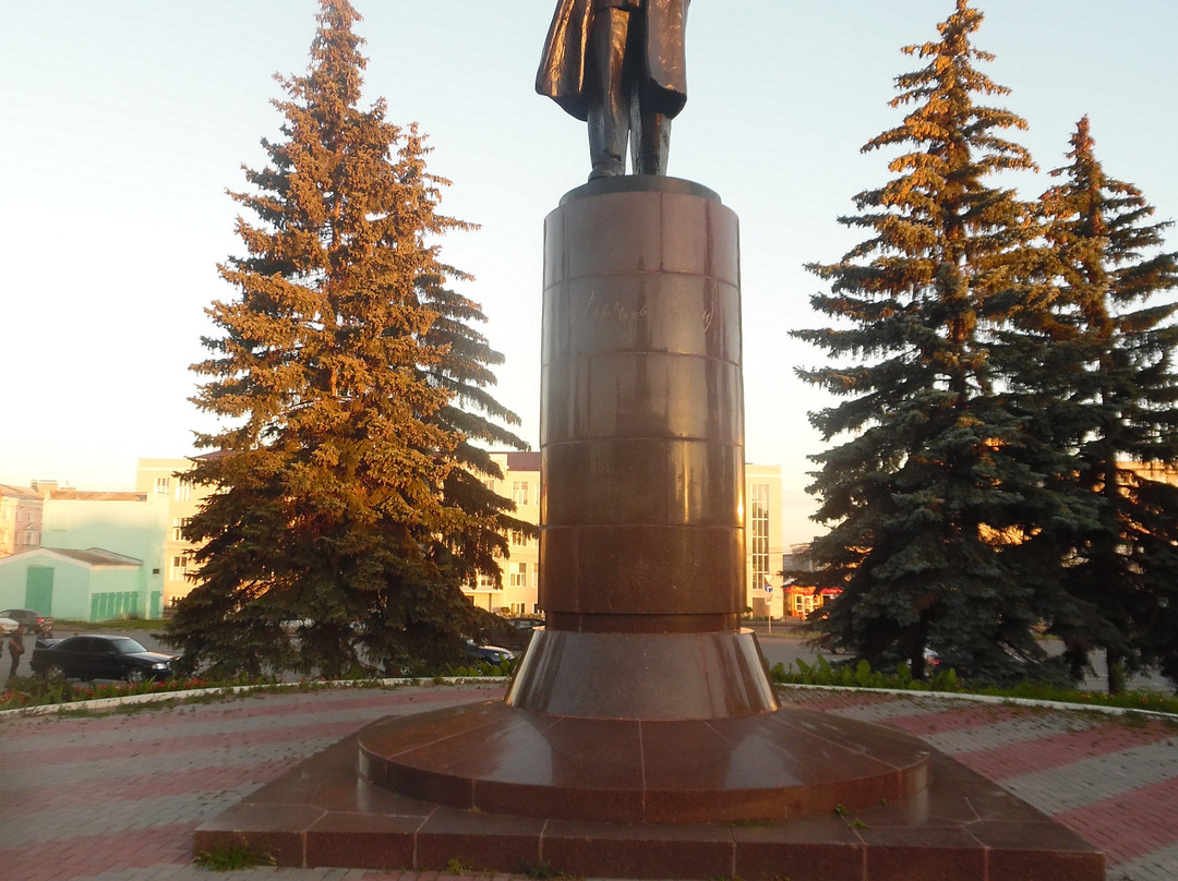 Monument  to V.I. Lenin-鄂木斯克必去景点