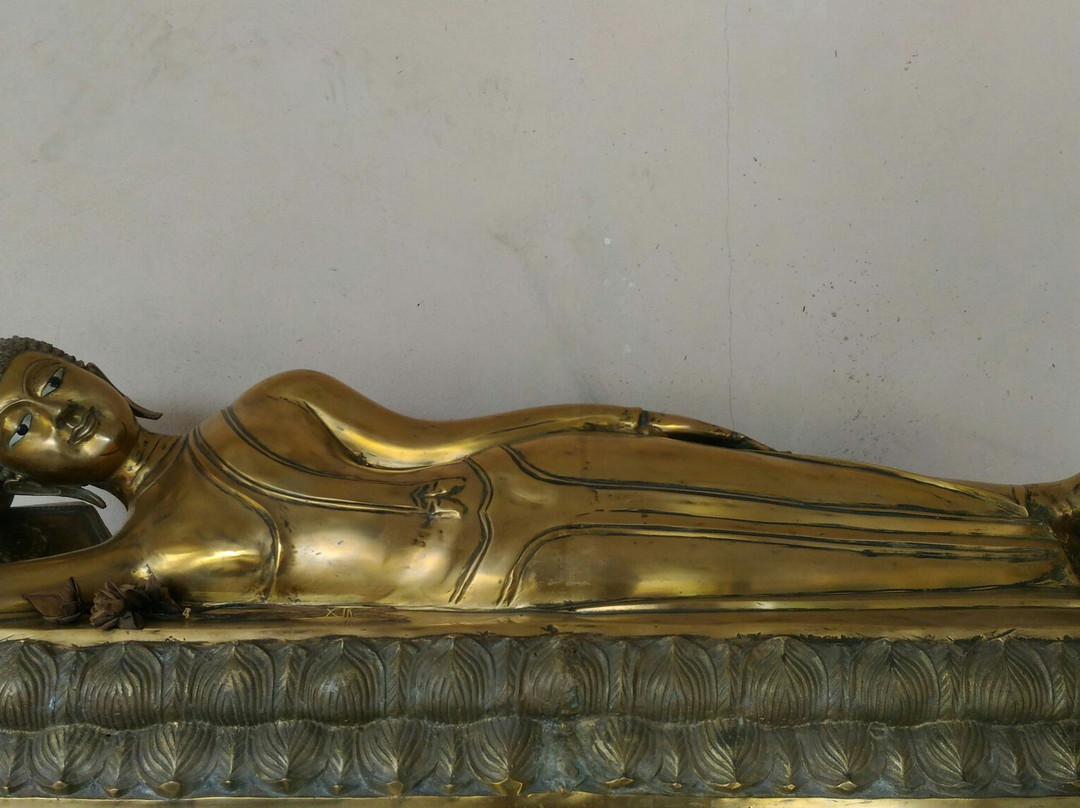 Wat Pikulthong Standing Buddha-道北必去景点