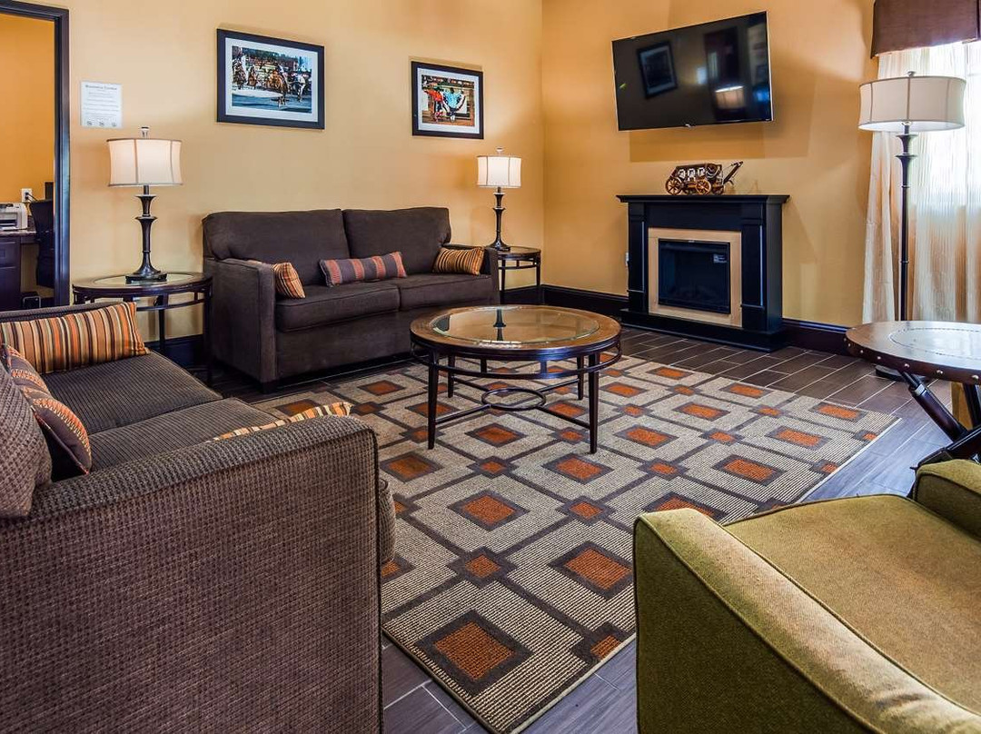 Trail Dust Inn & Suites主图