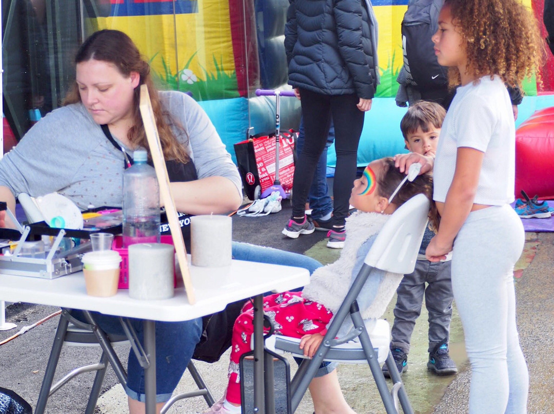 Hobsonville Point Farmers Market景点图片