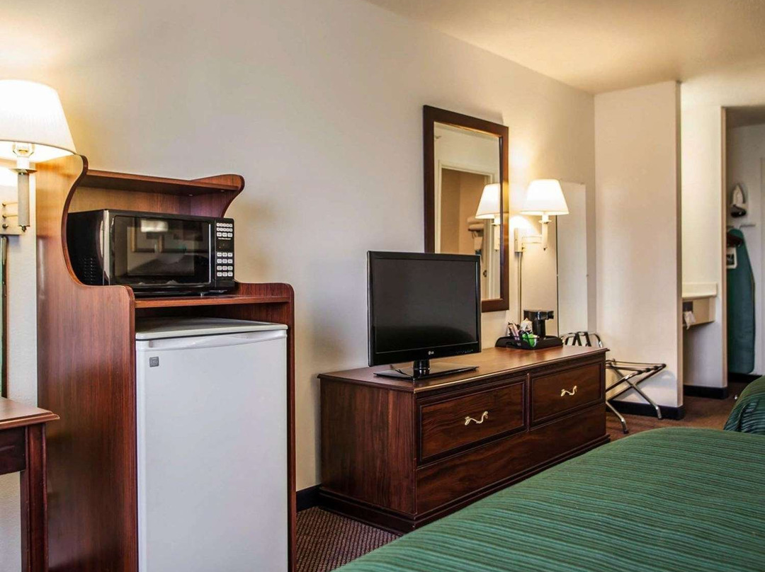 Quality Inn & Suites Eldridge Davenport North主图