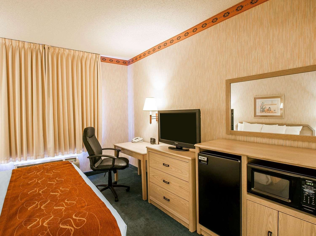 皮奥瑞亚凯富套房酒店主图