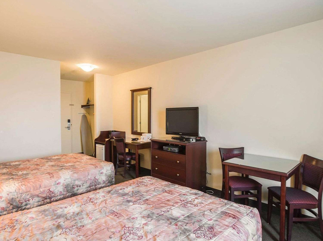 Econo Hotel Levis主图