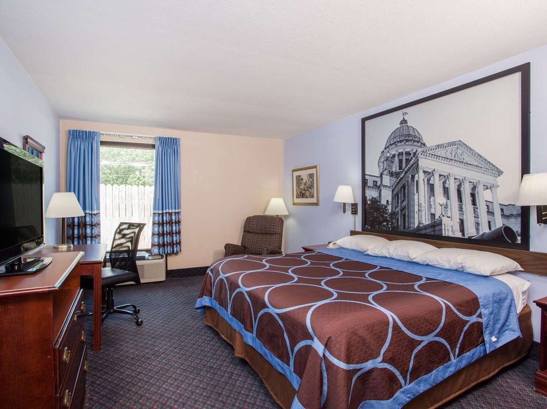 Super 8 by Wyndham Indianola主图