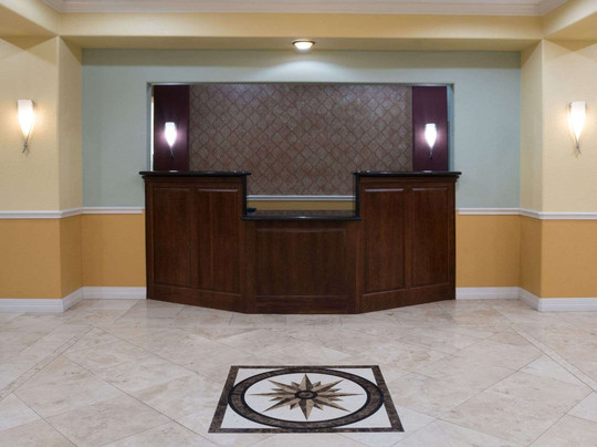 Super 8 by Wyndham Rosenberg TX主图