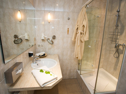 地中海珍宝酒店主图