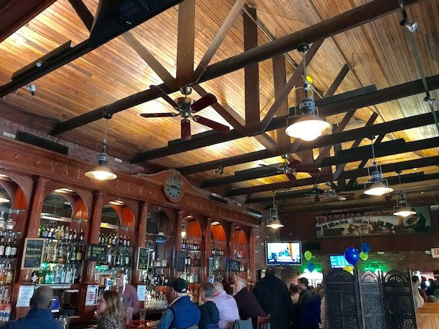 Valhalla餐馆和美食-Valhalla Crossing Restaurant