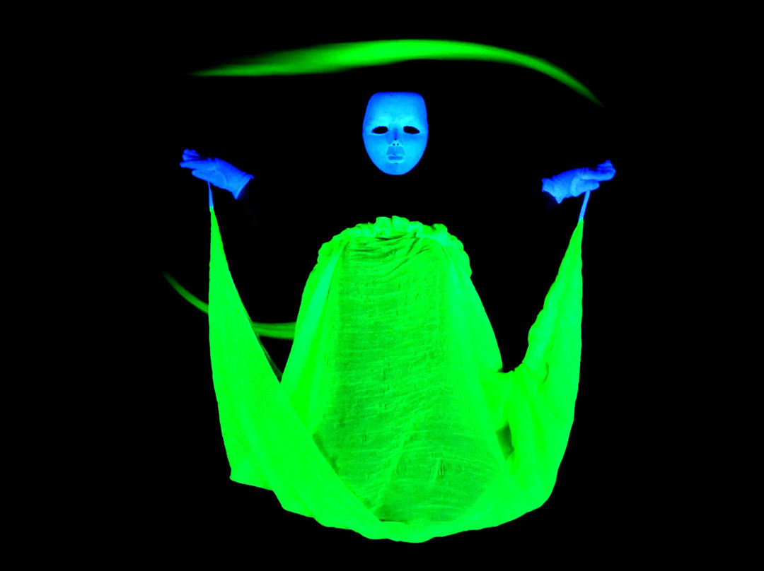 HILT black light theatre-布拉格必去景点