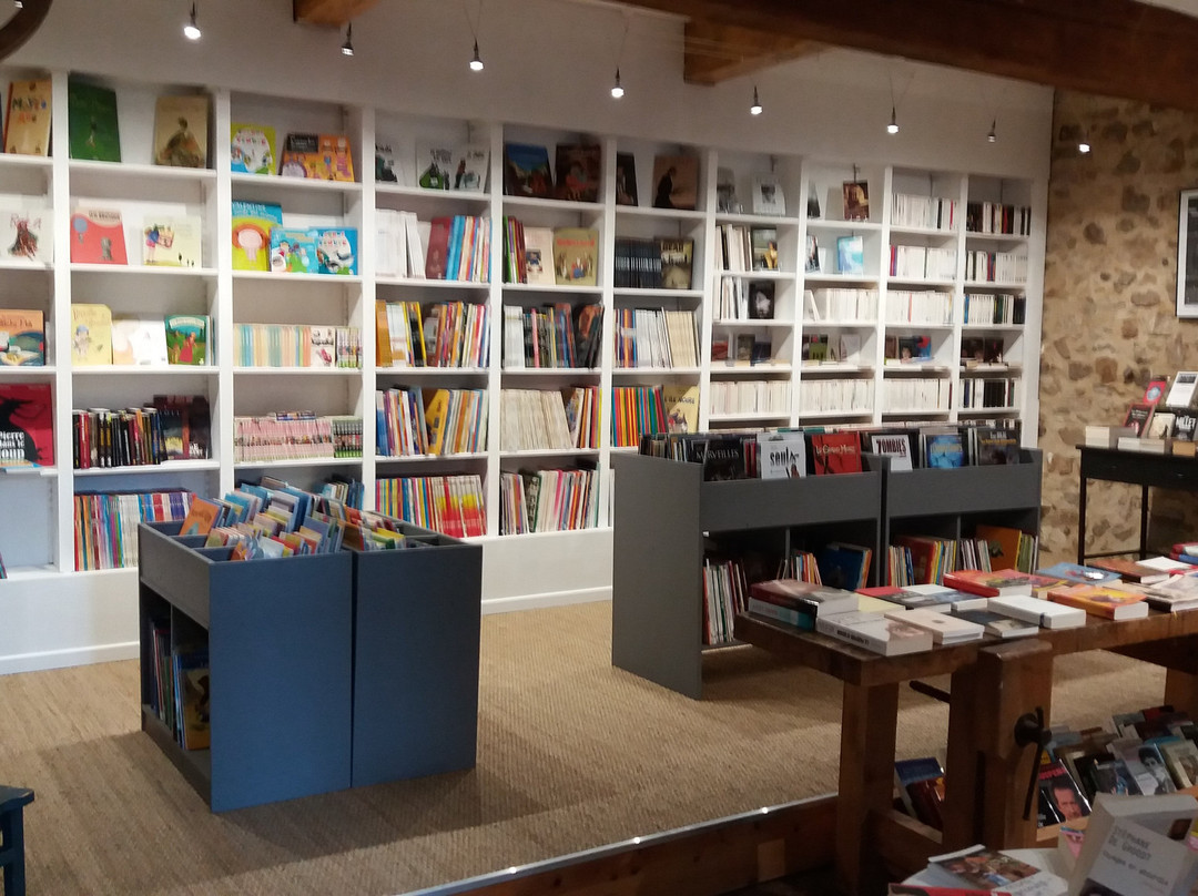 Librairie Tapage-Montolieu必去景点