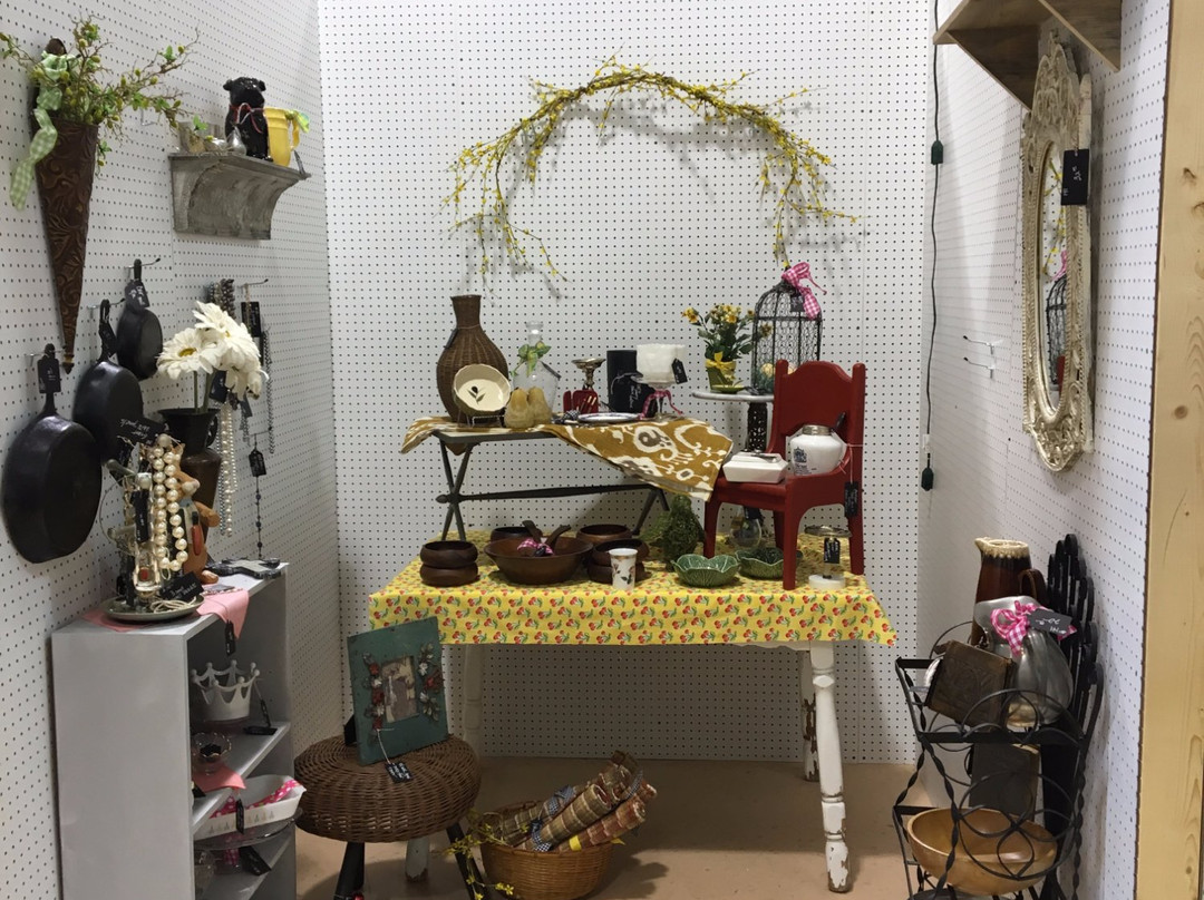 Piney River Antique Mall景点图片