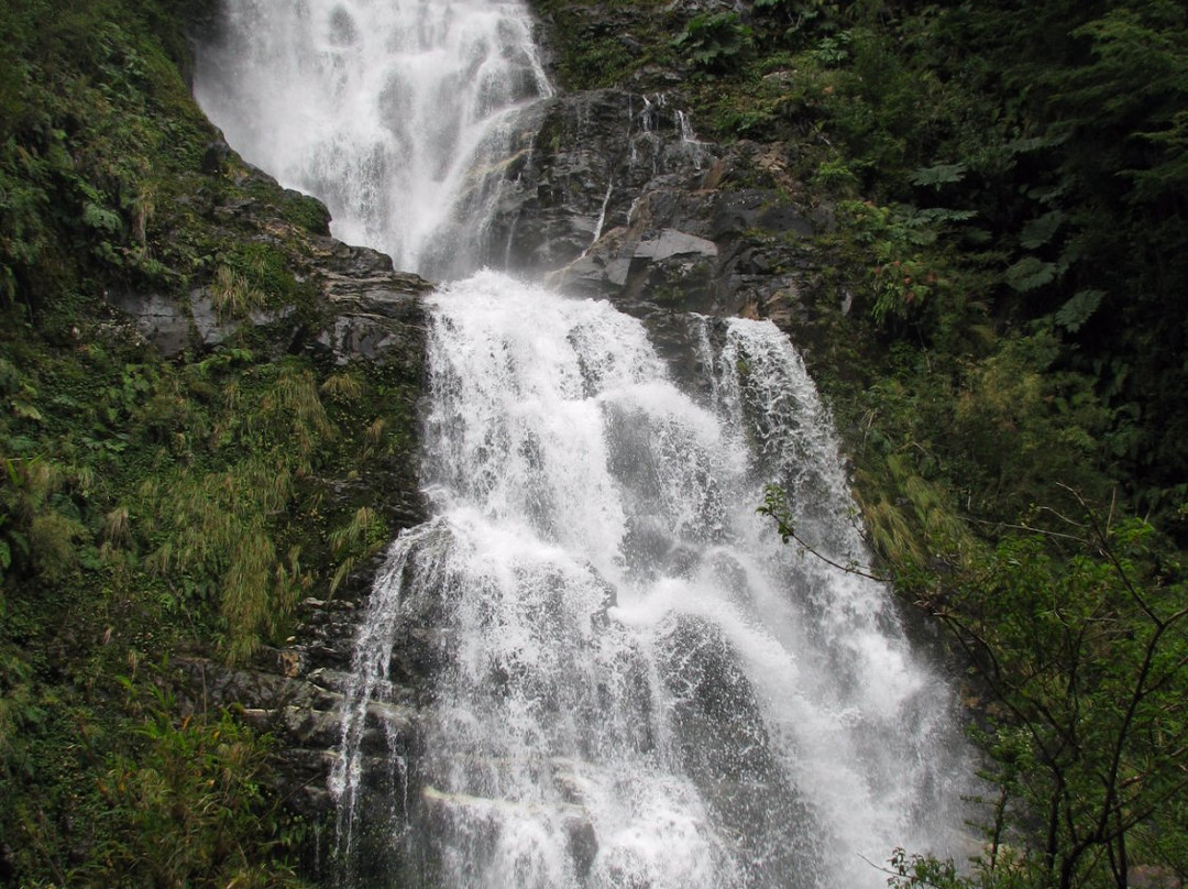 Cascada del Leon-Puerto Aisen必去景点