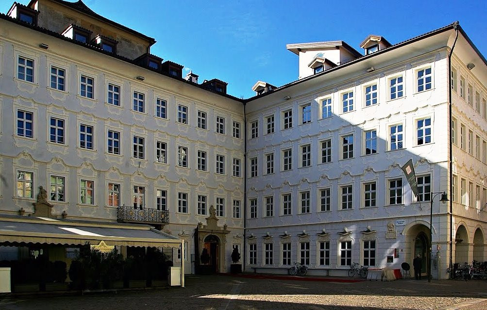 Palazzo Poch (Kaiserkrone)景点图片