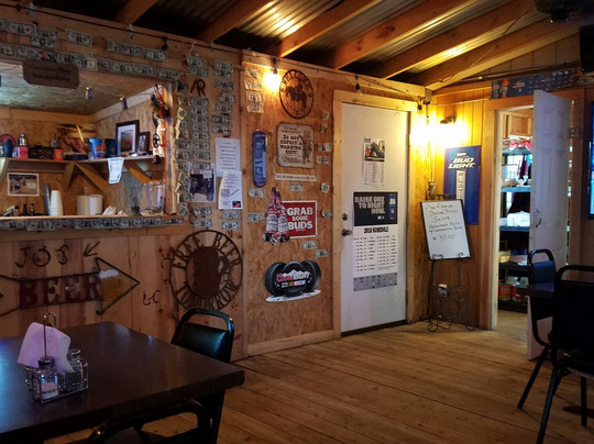 Balmorhea餐馆和美食-Jo's Bar & Grill