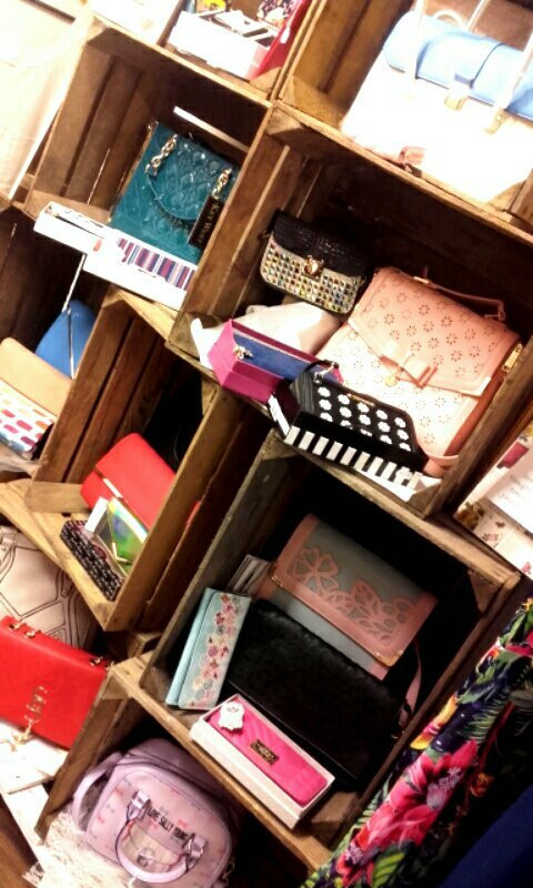 Clonaslee旅游景点-Breda's Gift Shop