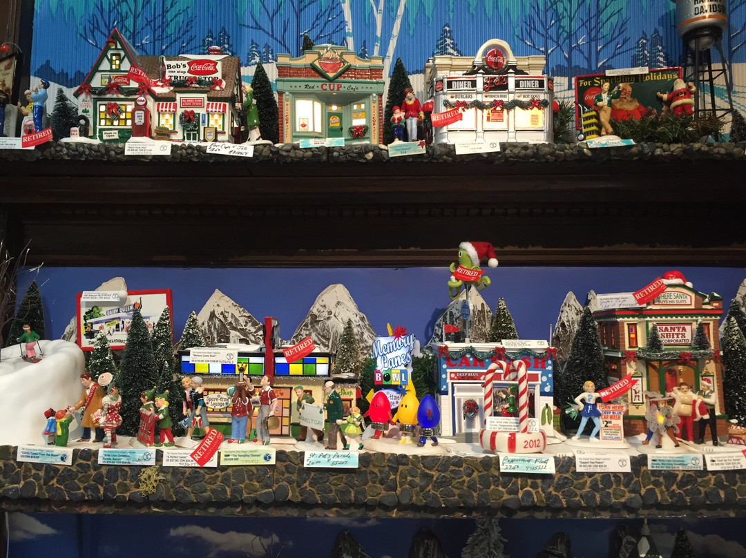 The Christmas House景点图片