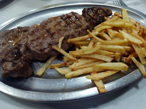 卡拉迪斯青年旅舍主图