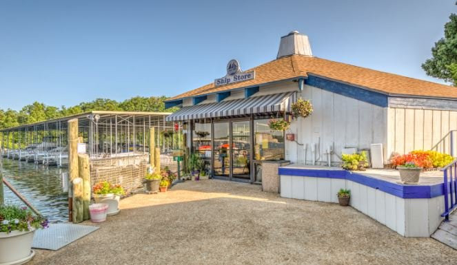 Lake Ozark酒店住宿-四季旅馆