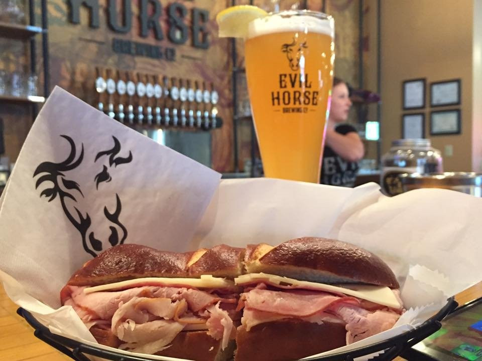 Evil Horse Brewing Company-Crete必去景点