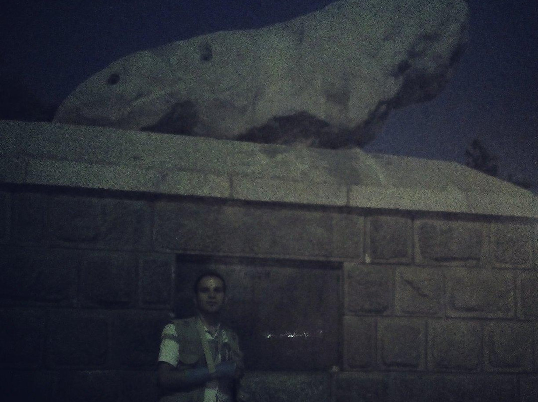 Shir Sangi (Stony Lion)-Hamadan必去景点