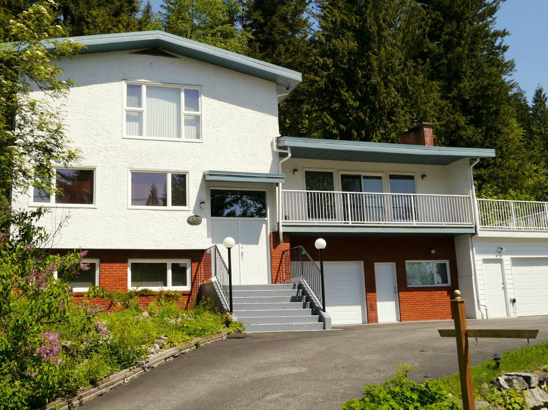 Stoke Stash Bed & Breakfast