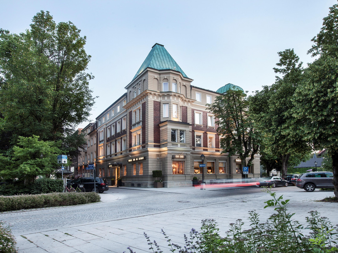 Vachendorf酒店住宿-Parkhotel 1888 Traunstein