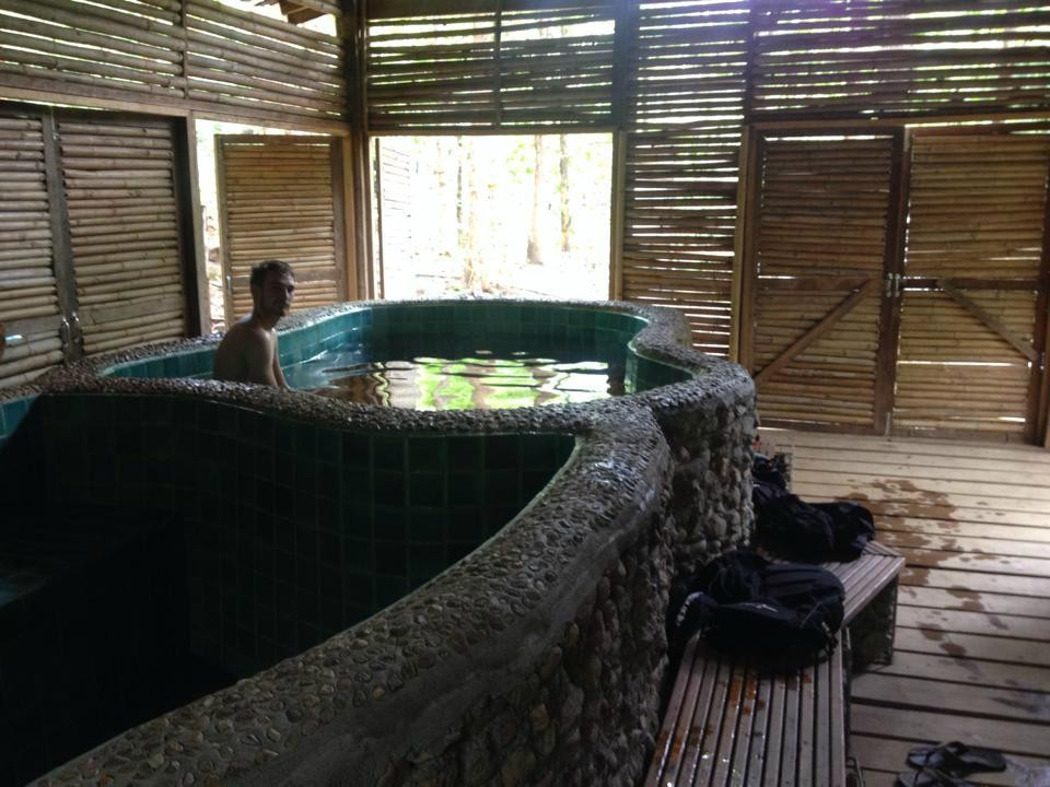 Mae Um Long Luang Hot Springs景点图片