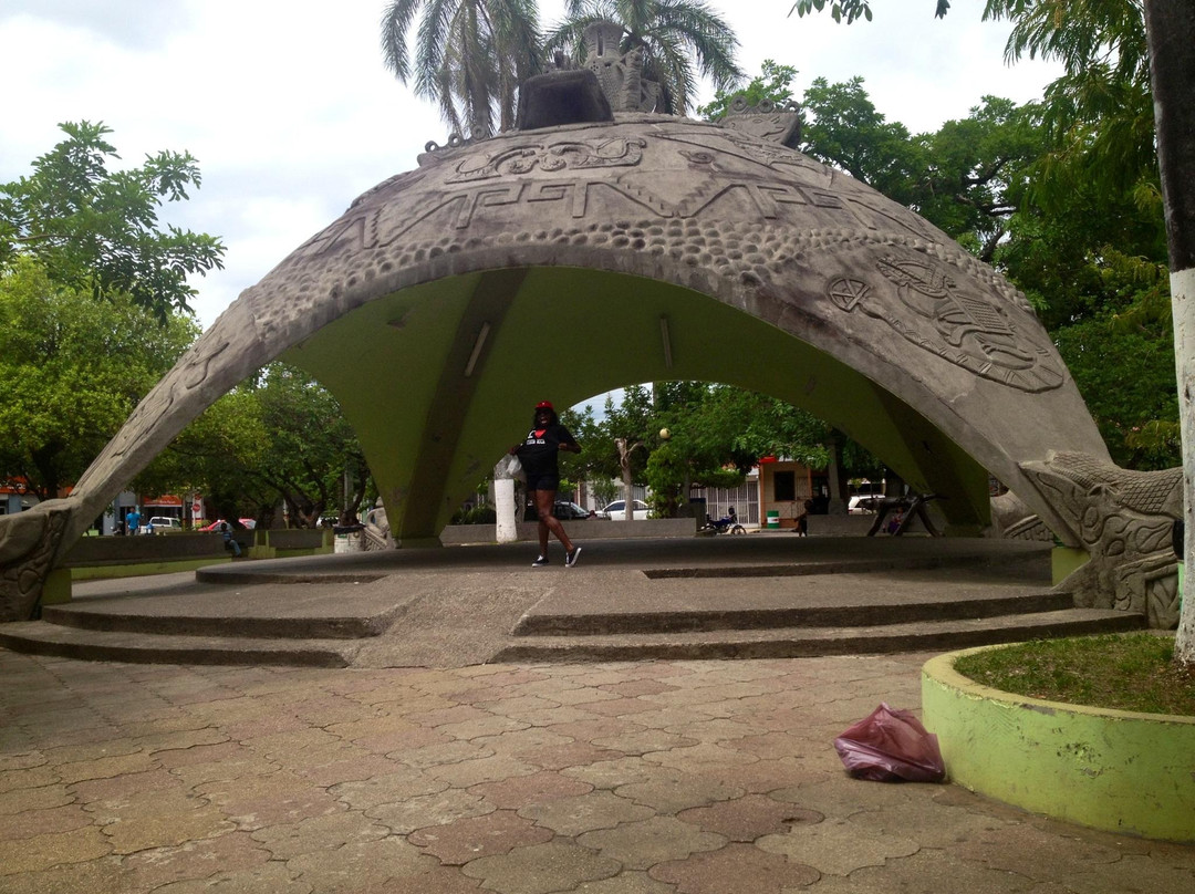Parque  Bernabela Ramos景点图片