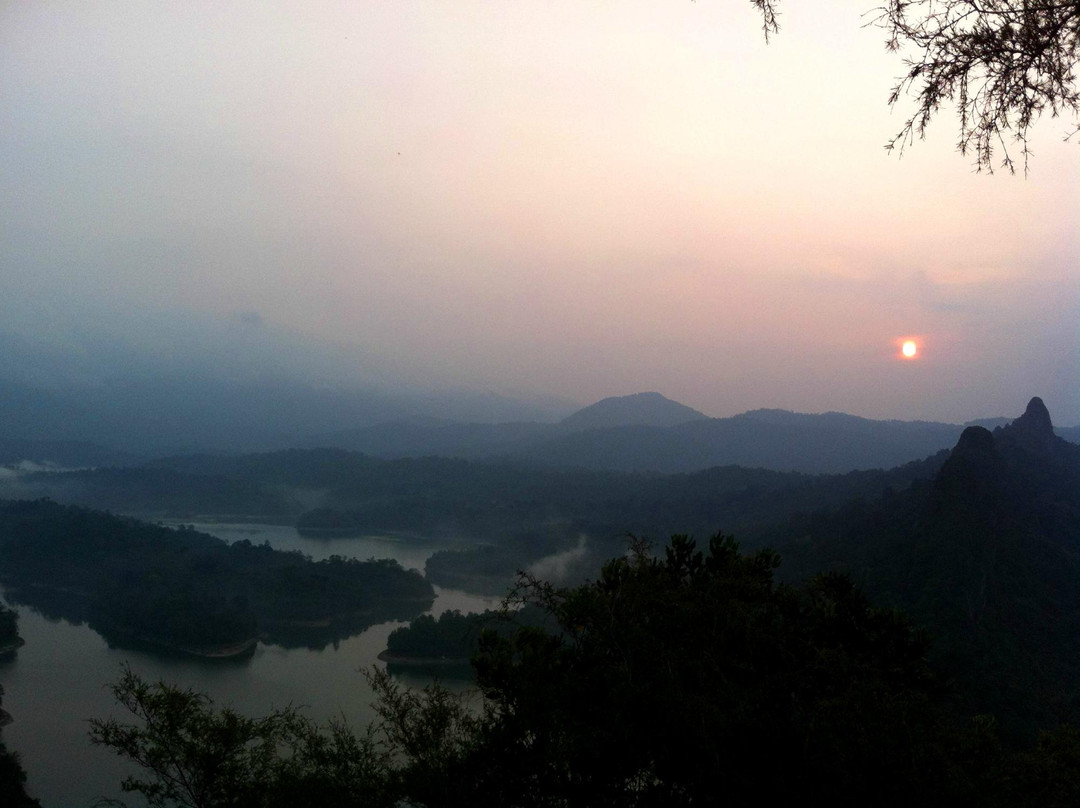 石英山脉-吉隆坡必去景点